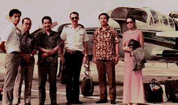 From L: Yamada Jun Shihan, Miyamori Sensei, Somemiya Sensei, Fujita Sensei and Mdm Kimiko at Kuching Airport (August 1972)